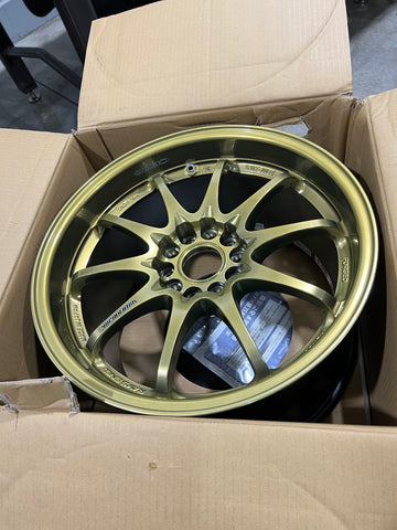 Volk Racing CE28 Hyper Gold 17x10+ 50 RARE SET